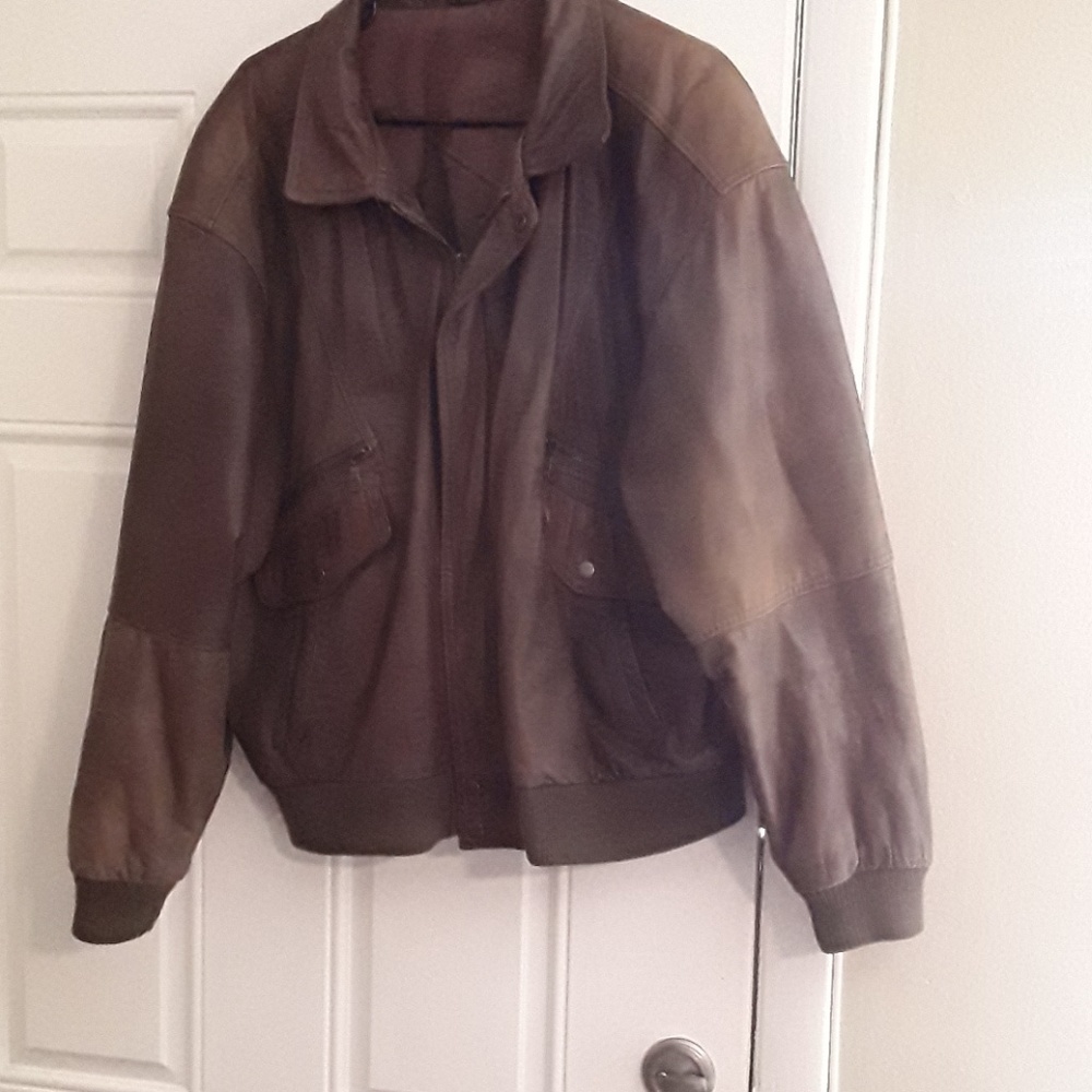 Men's Roundtree and Yorke leather jacket
